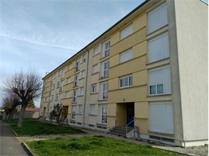 t4 à la location -   10700  ARCIS SUR AUBE, surface 77 m2 location t4 - UBI393241931